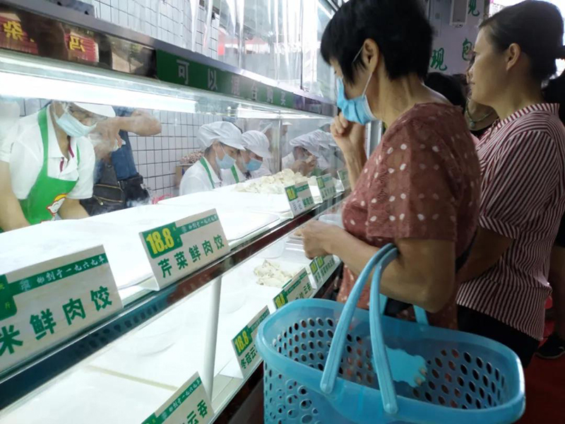 胃口福餃子云吞東方市場店開業(yè)，數(shù)百市民排隊(duì)嘗鮮