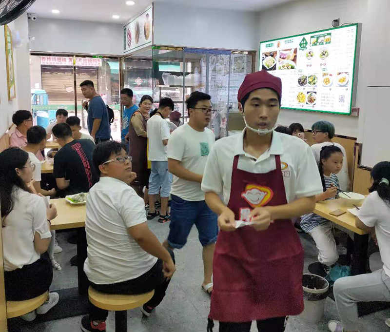 想開餃子云吞店是加盟好還是自己創(chuàng)立品牌好？